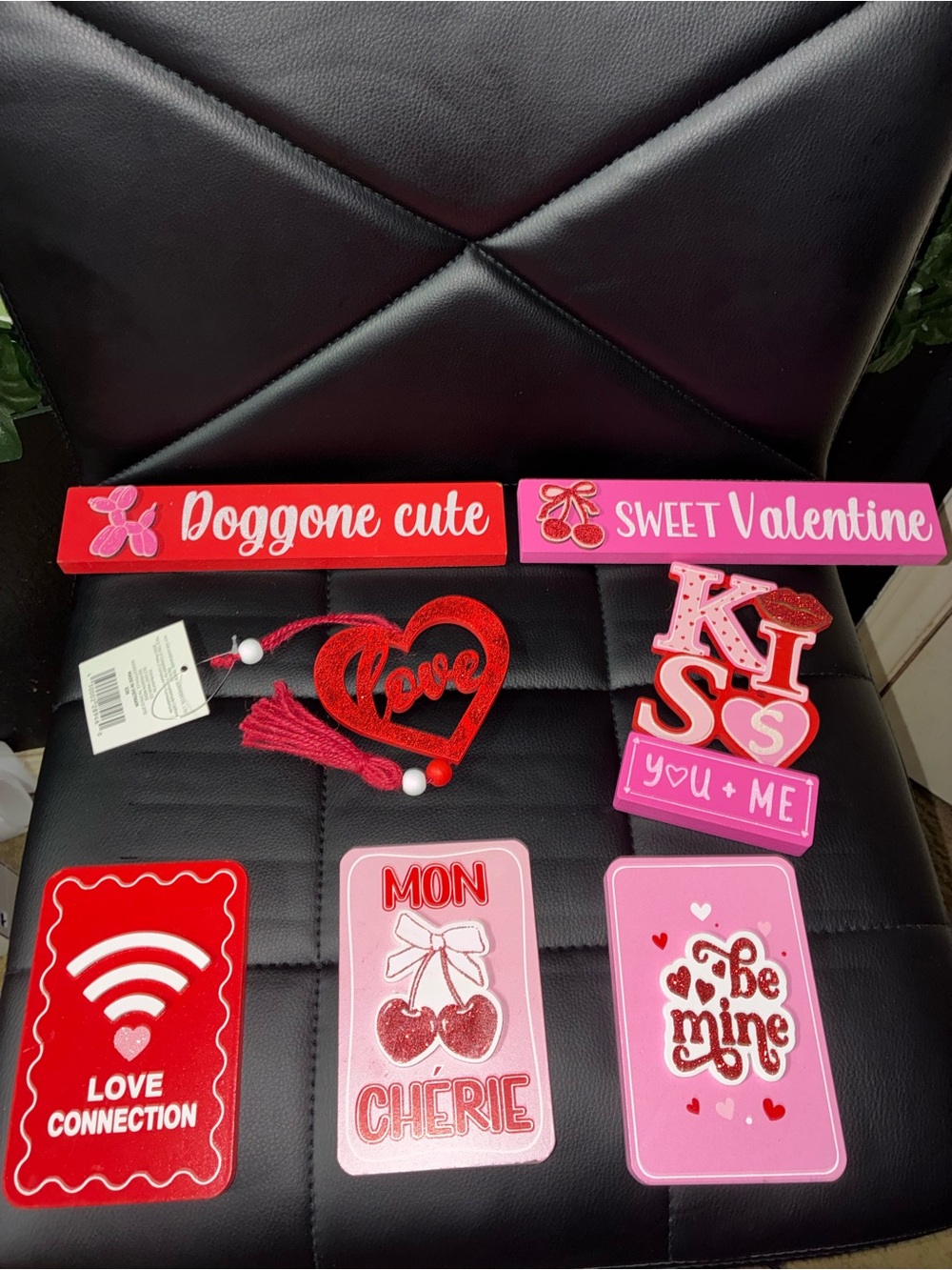 Valentine day assorted bundle of 36 items - Picture 3 of 10